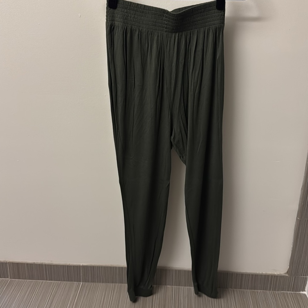 Forever 21 Pants Size M Color Olive Green